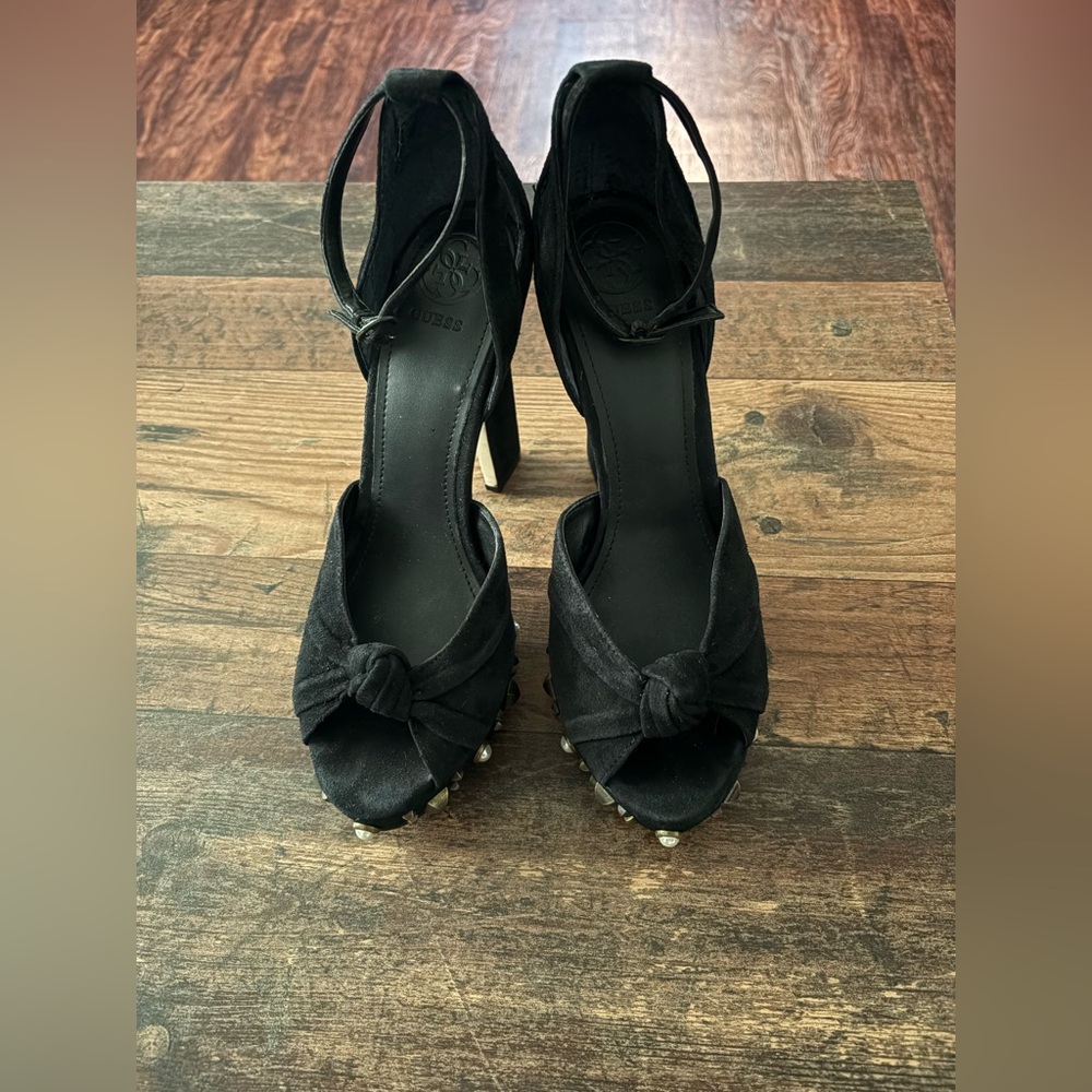 Guess Womens Kenzie Black Suede Studded‎ Pearl Platform Heel Sandals Size 9 M